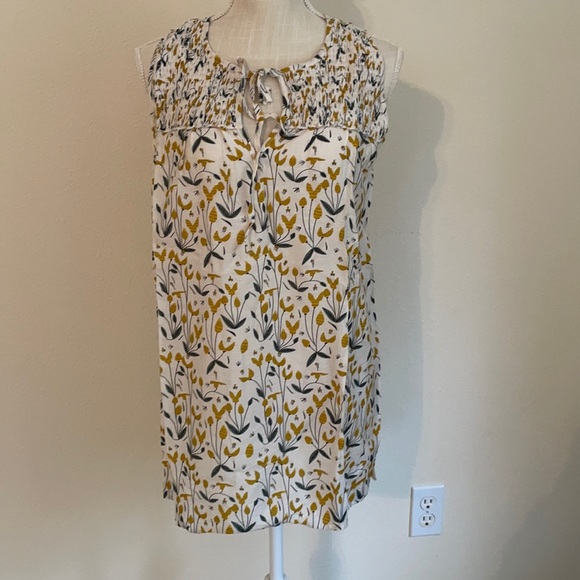 Tank - Picture 1 of 5